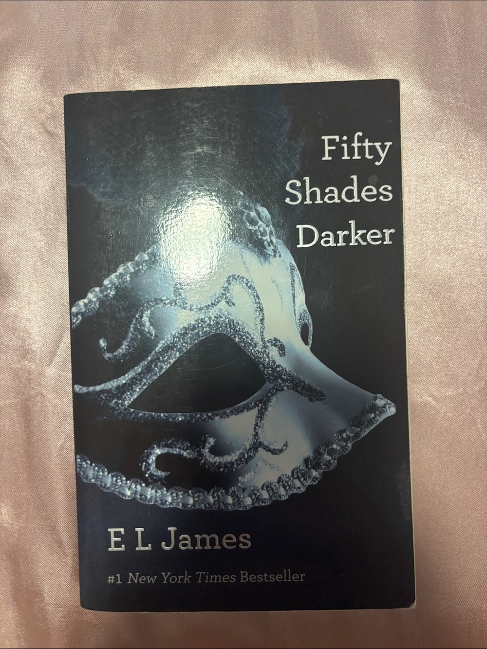 Fifty Shades Darker - Black Paperback